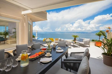 Sutivan 4-Bedroom Villa with Heated Infinity Pool