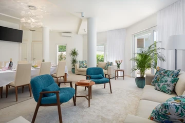 Sutivan 4-Bedroom Villa with Heated Infinity Pool