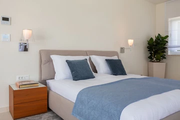 Sutivan 4-Bedroom Villa with Heated Infinity Pool