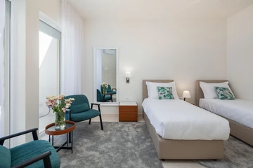 Sutivan 4-Bedroom Villa with Heated Infinity Pool