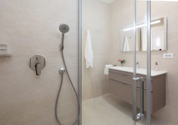 Sutivan 4-Bedroom Villa with Heated Infinity Pool