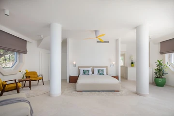 Sutivan 4-Bedroom Villa with Heated Infinity Pool