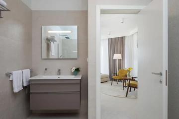 Sutivan 4-Bedroom Villa with Heated Infinity Pool