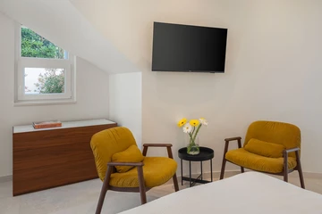 Sutivan 4-Bedroom Villa with Heated Infinity Pool