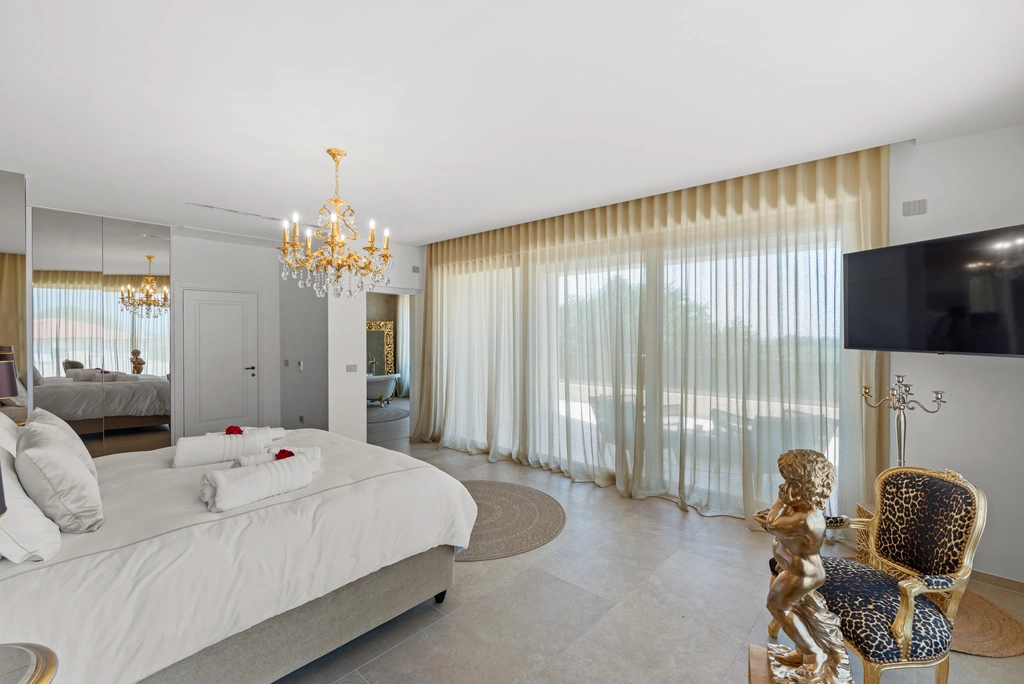 Villa in Galižana for 8 Guests with Private Pool