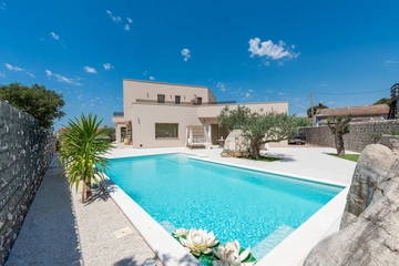 Villa in Galižana for 8 Guests with Private Pool