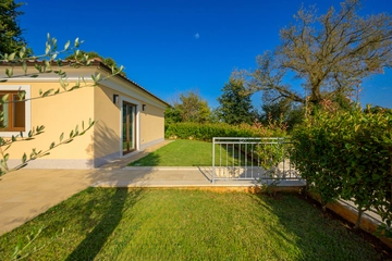 4-Bedroom Villa in Svetvinčenat for 8 Guests