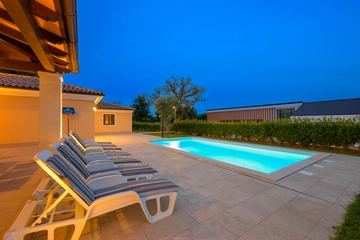 4-Bedroom Villa in Svetvinčenat for 8 Guests