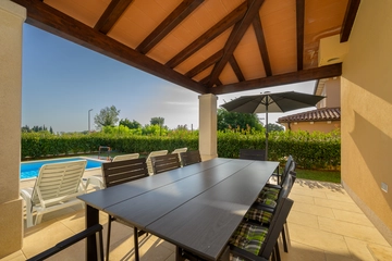 4-Bedroom Villa in Svetvinčenat for 8 Guests