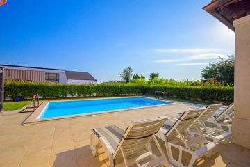 4-Bedroom Villa in Svetvinčenat for 8 Guests