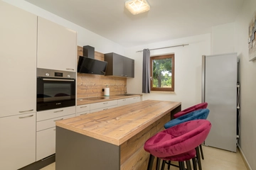 4-Bedroom Villa in Svetvinčenat for 8 Guests