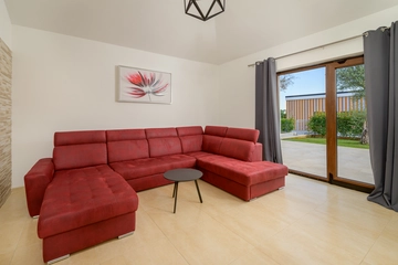 4-Bedroom Villa in Svetvinčenat for 8 Guests