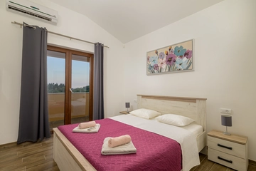 4-Bedroom Villa in Svetvinčenat for 8 Guests