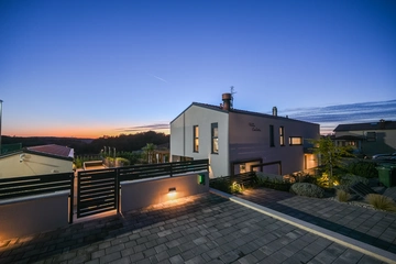 4-Bedroom Villa in Vižinada (Sleeps 8)