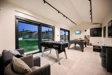 4-Bedroom Villa in Vižinada (Sleeps 8)