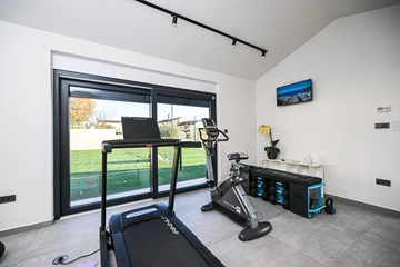 4-Bedroom Villa in Vižinada (Sleeps 8)