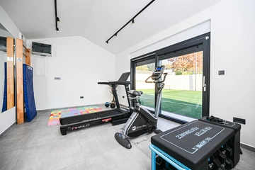 4-Bedroom Villa in Vižinada (Sleeps 8)