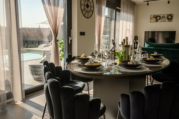 4-Bedroom Villa in Vižinada (Sleeps 8)