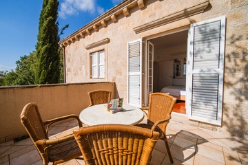 4-Bedroom Villa with Private Heated Pool in Čilipi