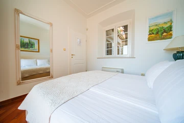 4-Bedroom Villa with Private Heated Pool in Čilipi