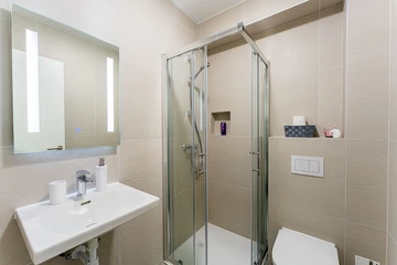 Velika Mlaka 2-Bedroom Apartment for 6 Guests