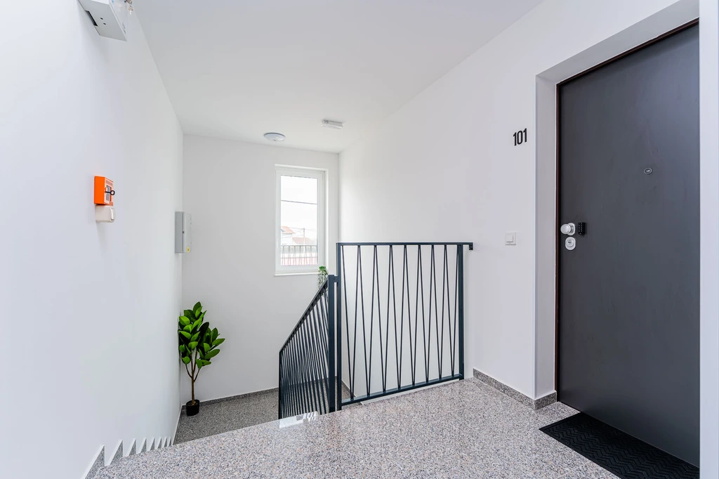 Newly Renovated 2-Bedroom Apartment in Velika Mlaka