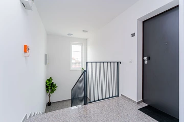 Newly Renovated 2-Bedroom Apartment in Velika Mlaka