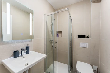 Renovated 2-Bedroom Apartment in Velika Mlaka