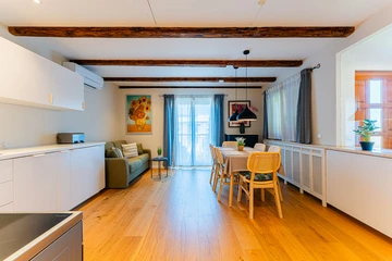 Zagreb 2-Bedroom Apartment with Small Balcony