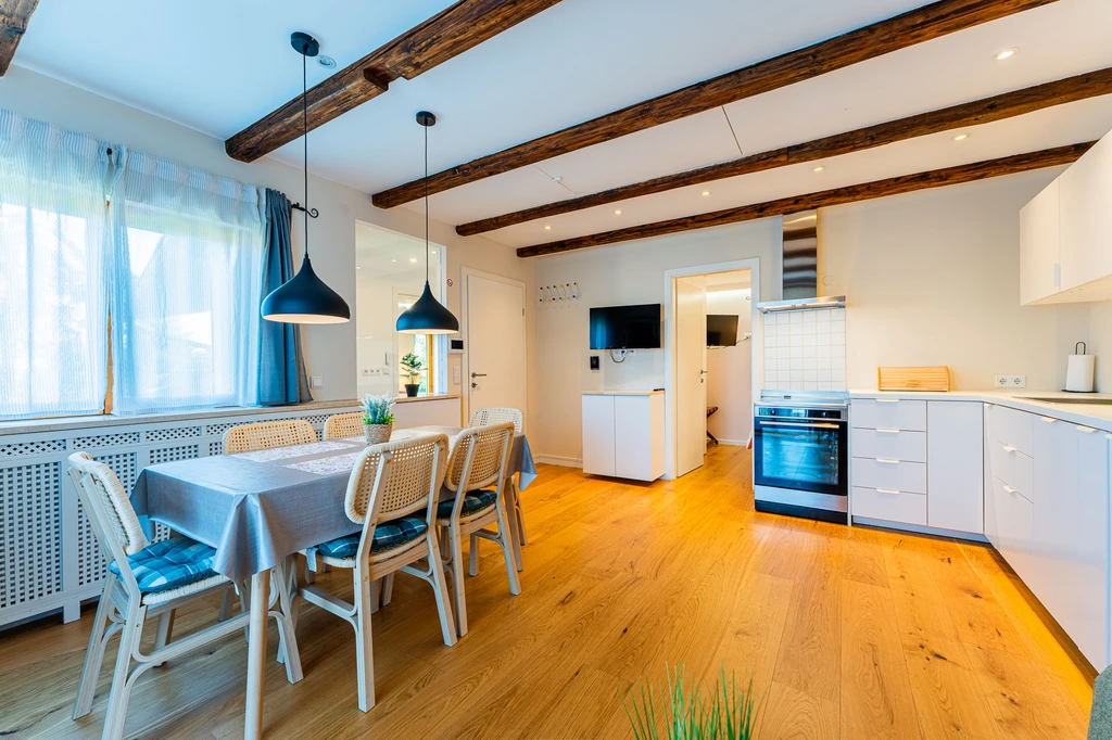 Zagreb 2-Bedroom Apartment with Small Balcony