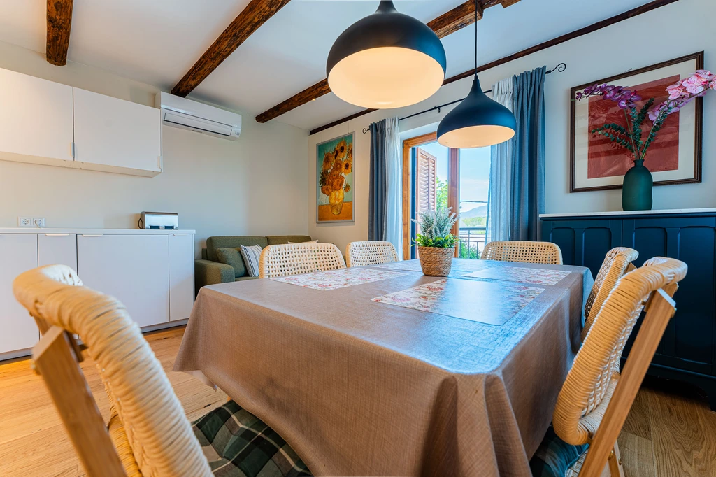 Zagreb 2-Bedroom Apartment with Small Balcony