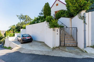 Zagreb 2-Bedroom Apartment with Small Balcony