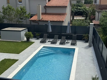 Apartment in Pula for 6 Guests with Pool View Terrace