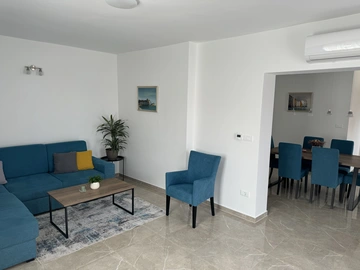 Apartment in Pula for 6 Guests with Pool View Terrace