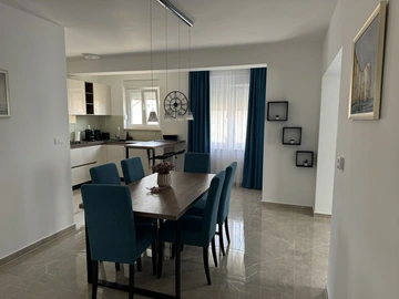 Apartment in Pula for 6 Guests with Pool View Terrace