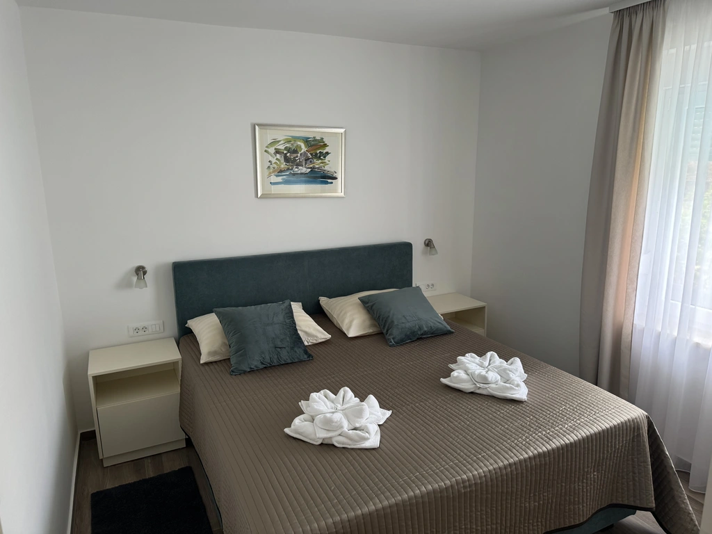 Apartment in Pula for 6 Guests with Pool View Terrace