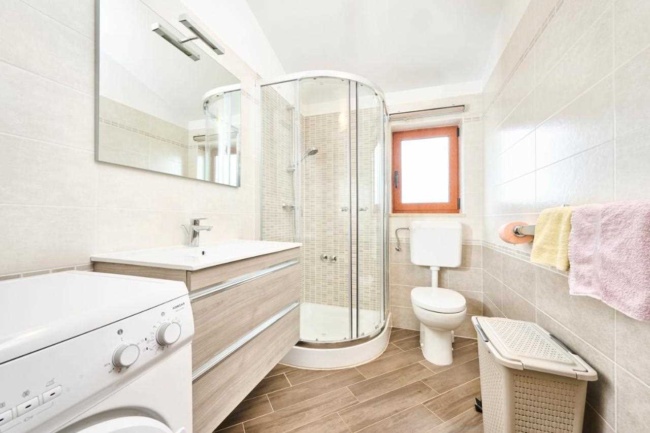 Apartman Elia 2 sa bazenom