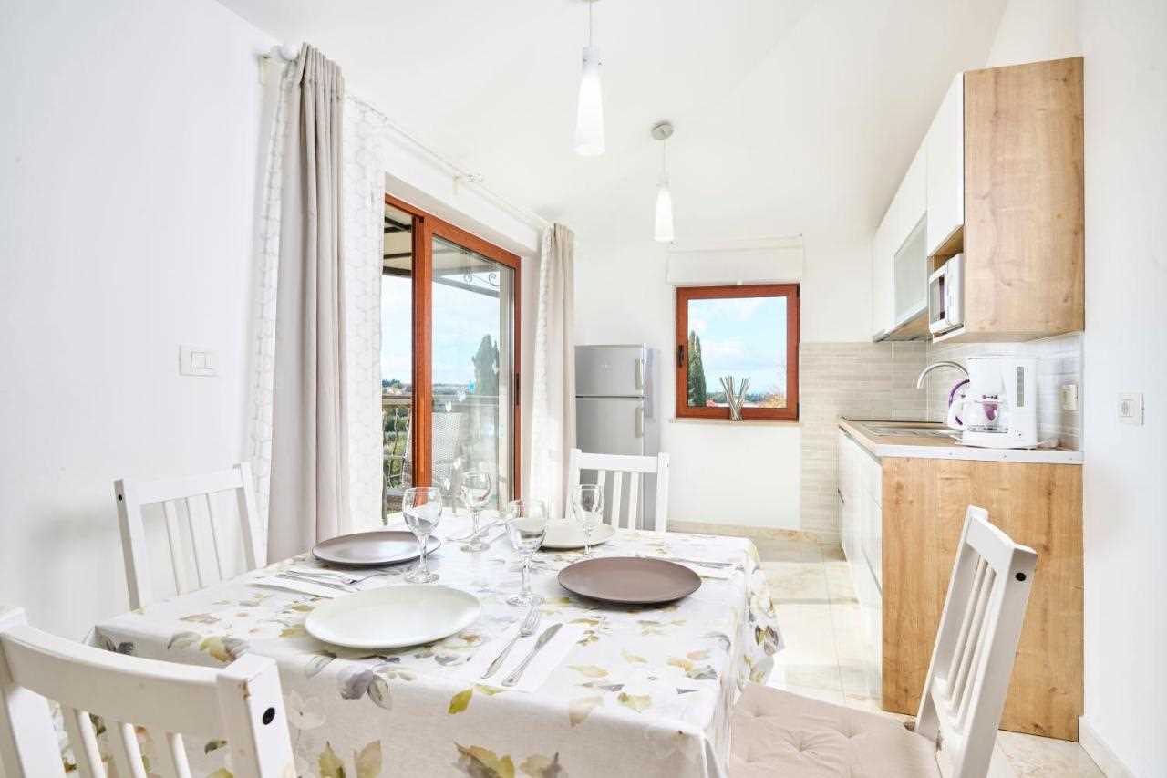 Apartman Elia 2 sa bazenom