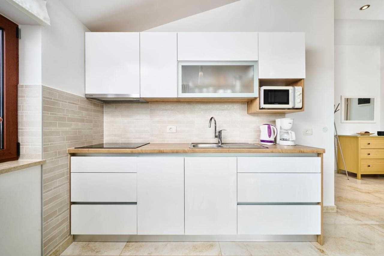Apartman Elia 2 sa bazenom