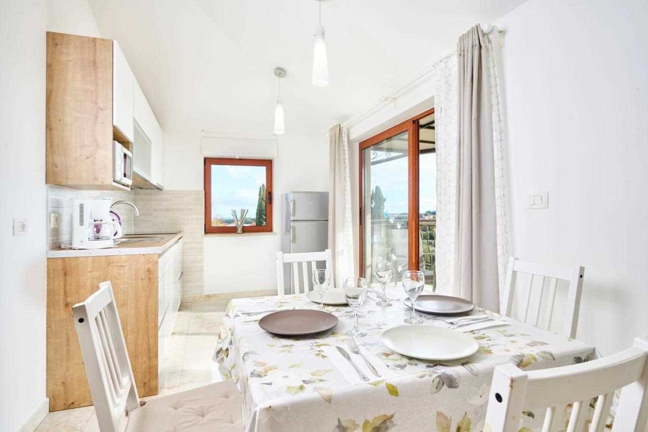 Apartman Elia 2 sa bazenom