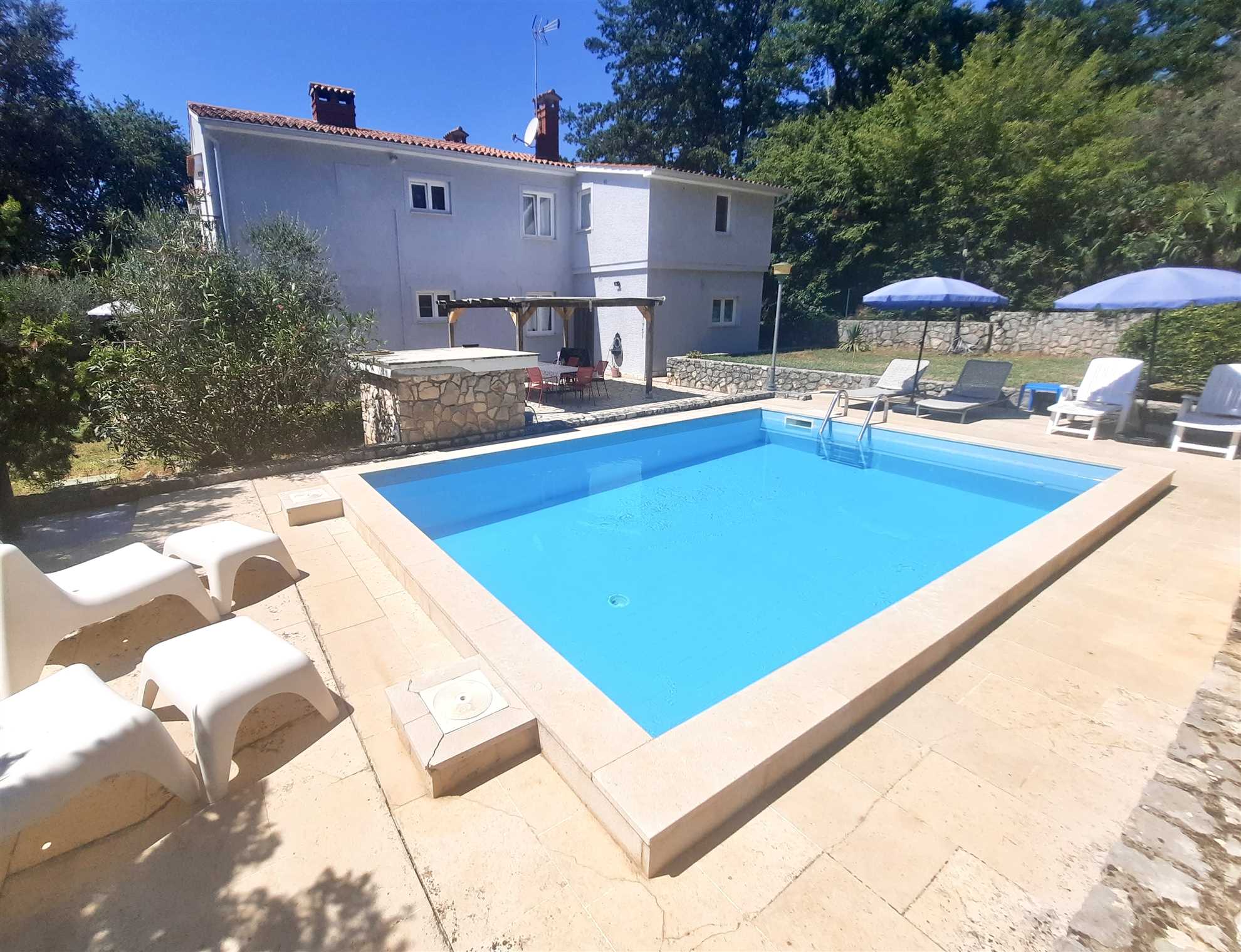 Apartment G&G Orange with swimming pool