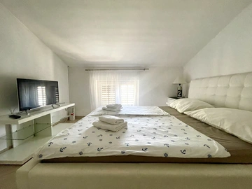 2-Bedroom Apartment in Umag with Parking