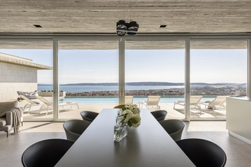 6-Bedroom Villa with Heated Pool in Kaštel Stari