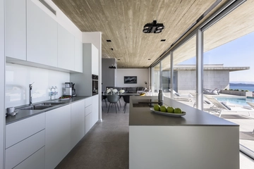 6-Bedroom Villa with Heated Pool in Kaštel Stari