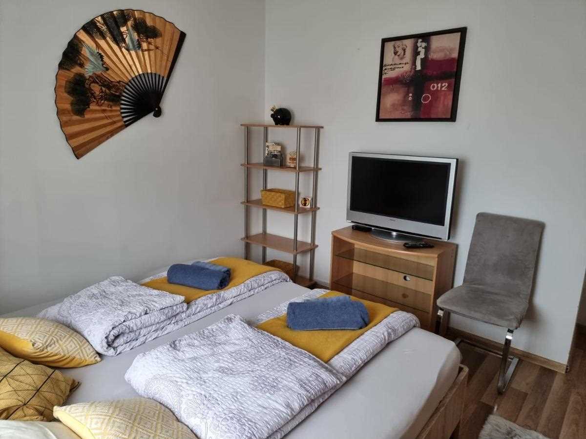 Image of Skitnica House - 2x single bed room (garden view)