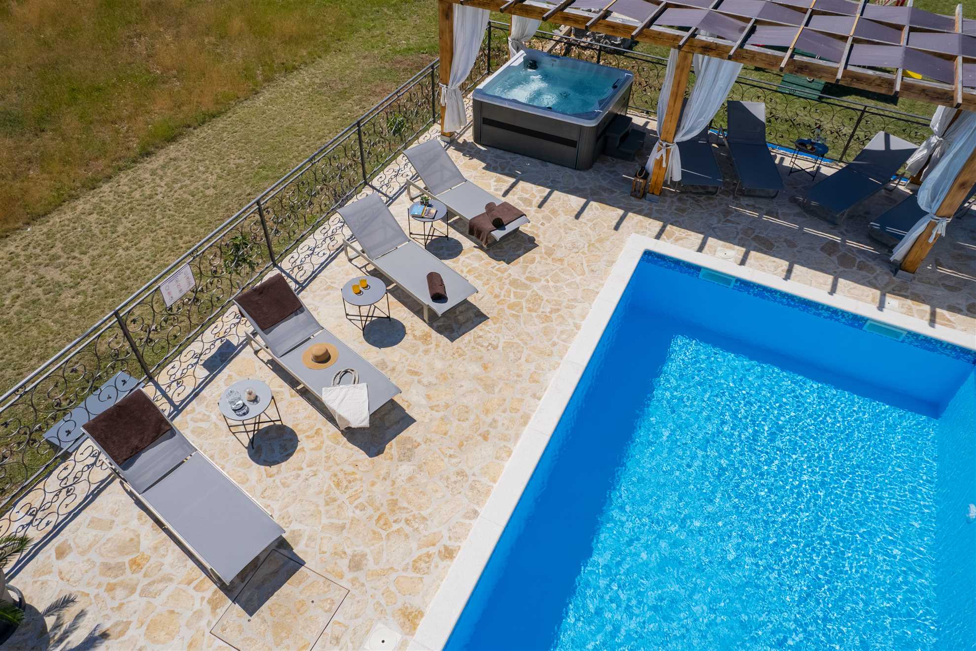Villa Unika heated Pool, Jacuzzi, Sauna