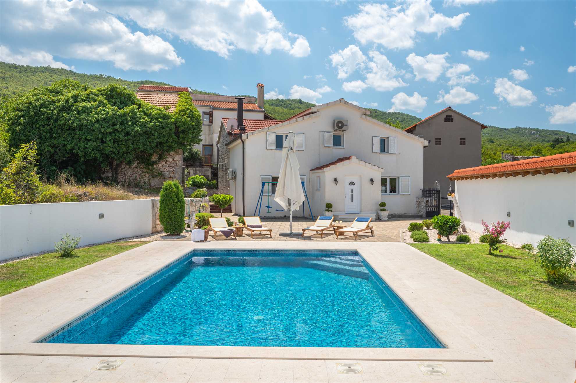 Traditional Comfort Casa Natura with 36m2 Pool