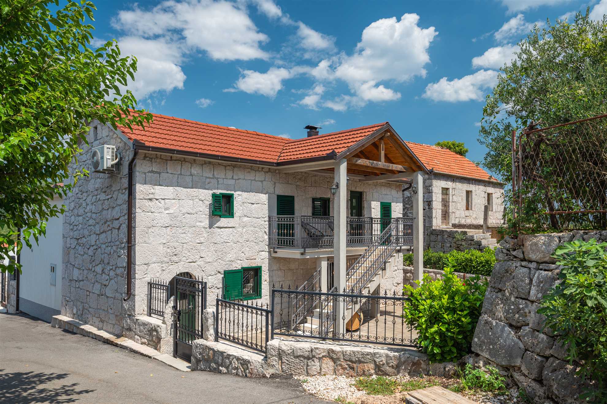 Traditional Comfort Casa Natura with 36m2 Pool
