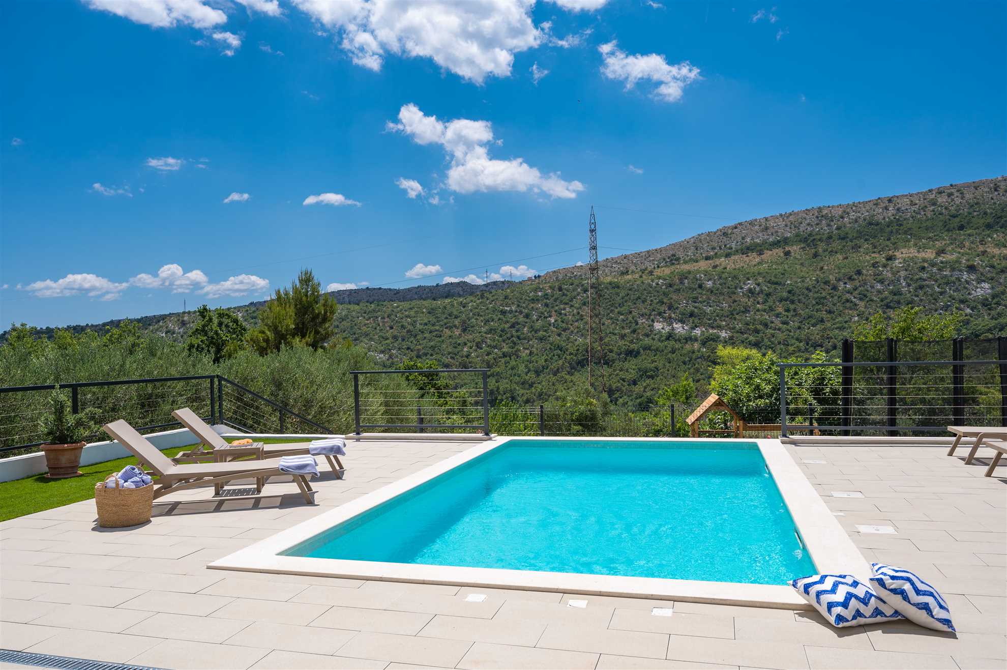 New! Villa Nacle with heated Pool