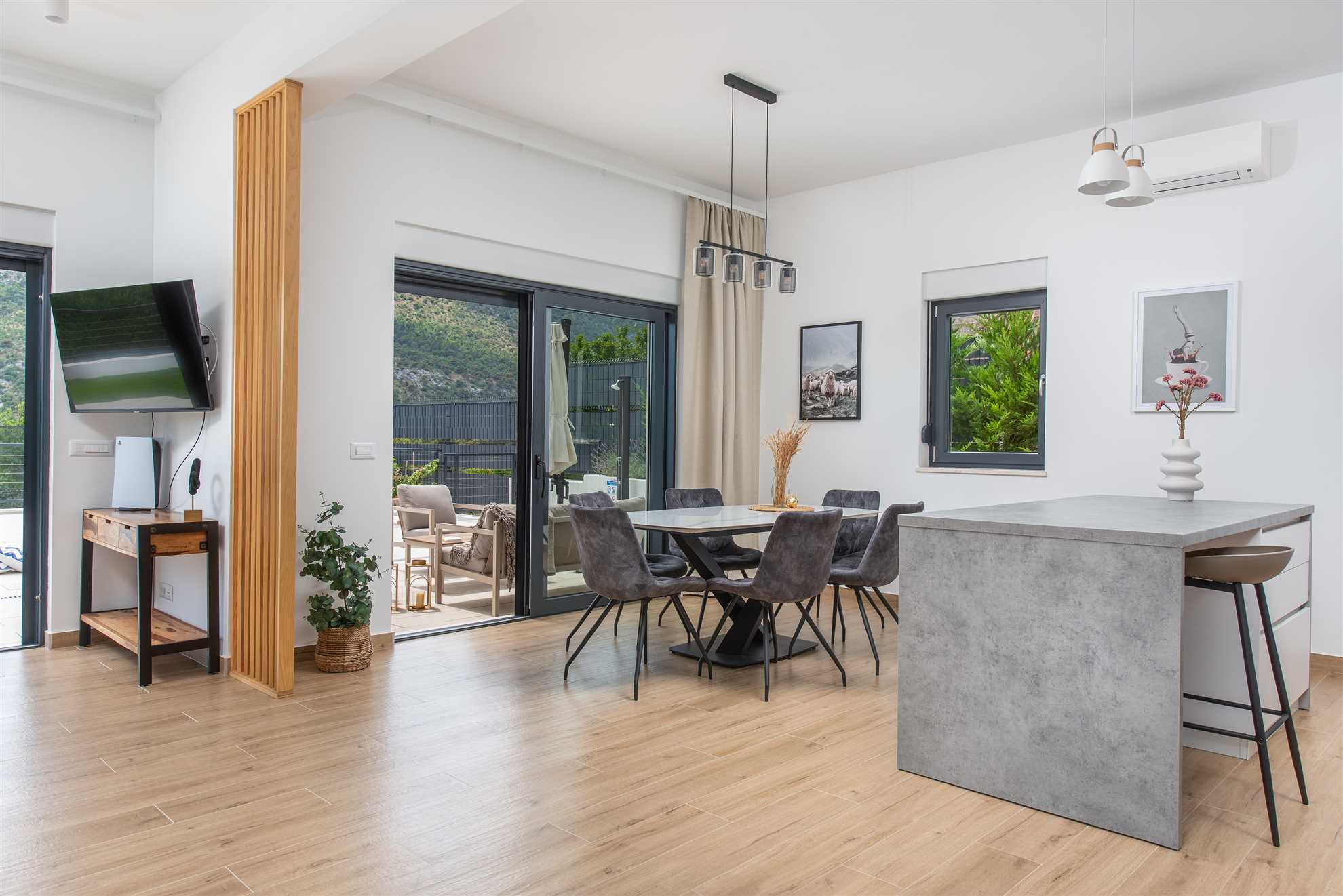 New! Villa Nacle with heated Pool